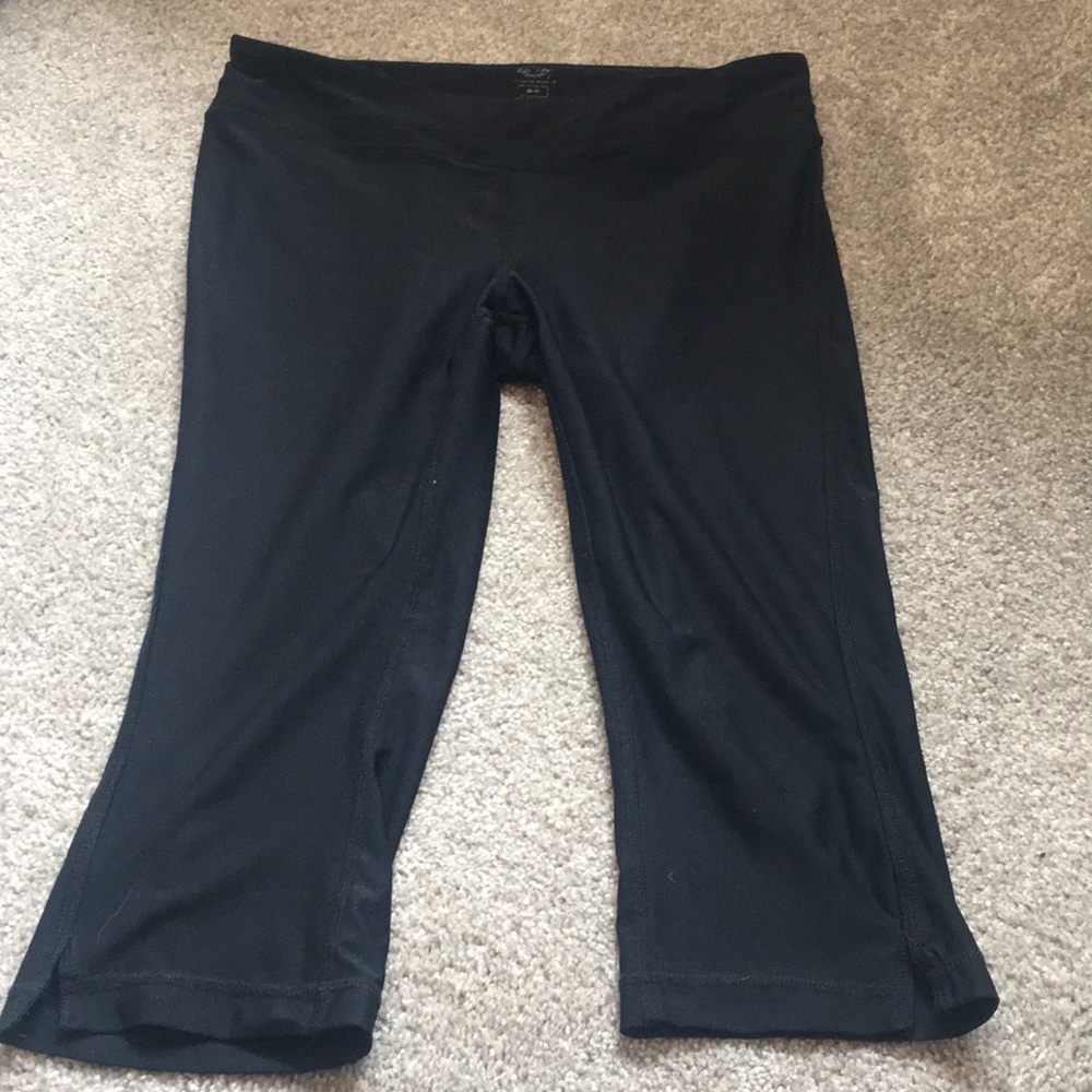 Capri pants black